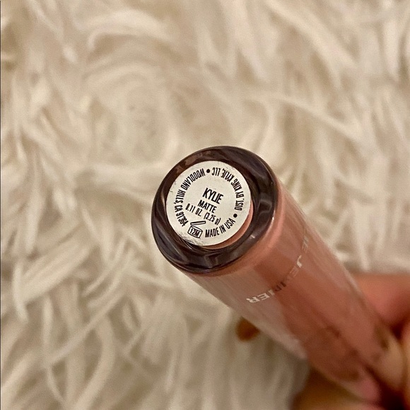 Kylie cosmetics lipstick - Picture 3 of 3